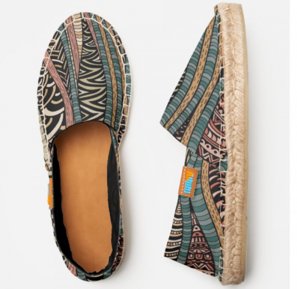 Espadril dengan Motif Etnik dan Warna-warna Cerah